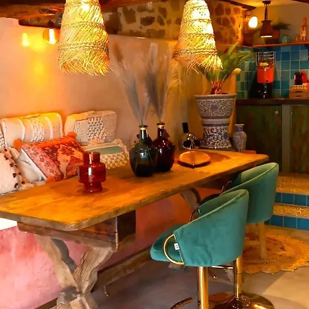 Boutique 144 Hébergement de vacances *